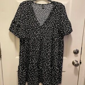 SHEIN Curve Black Dress with White Heart Pattern